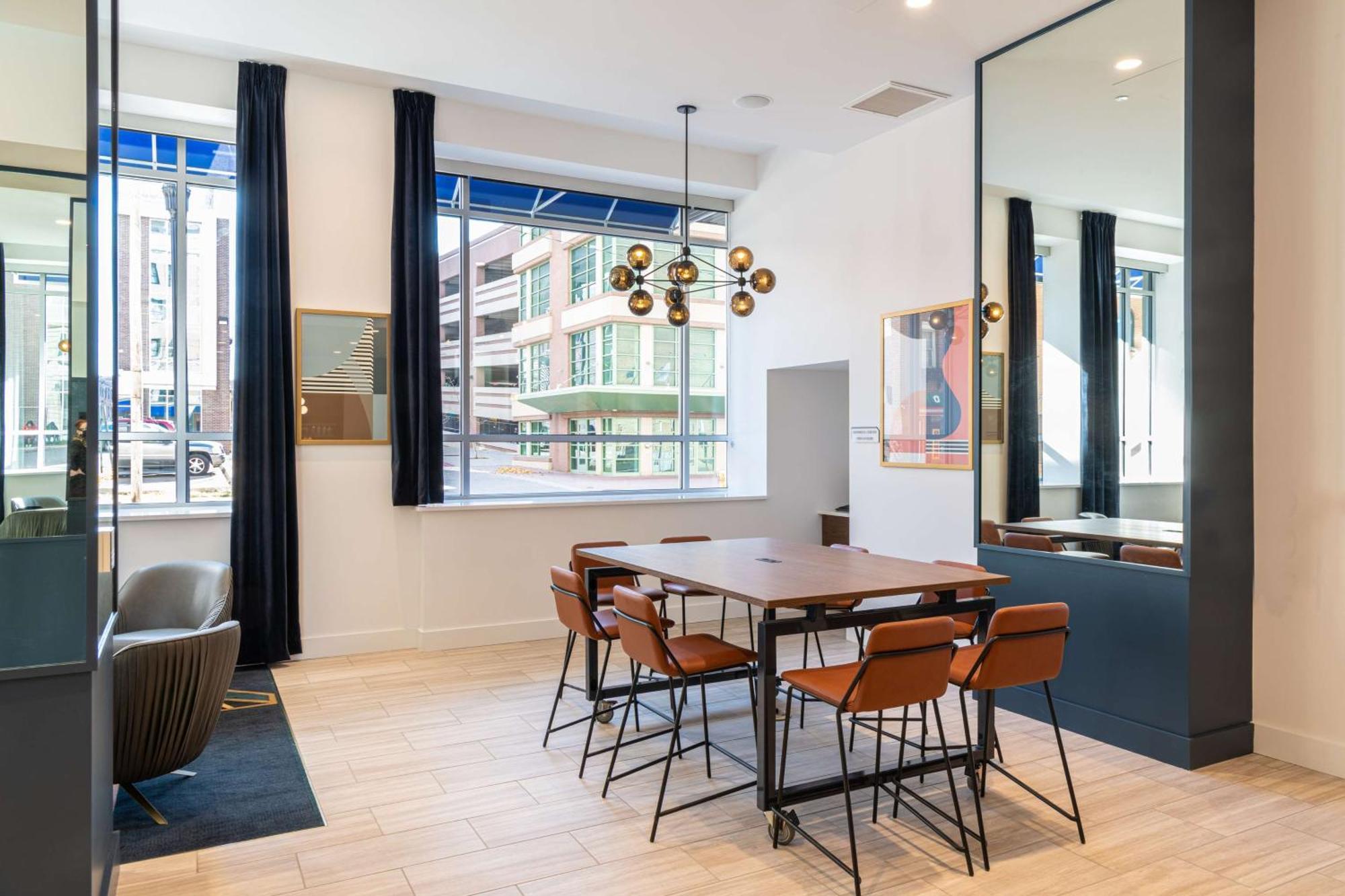 Hilton Garden Inn Flint Downtown Екстер'єр фото