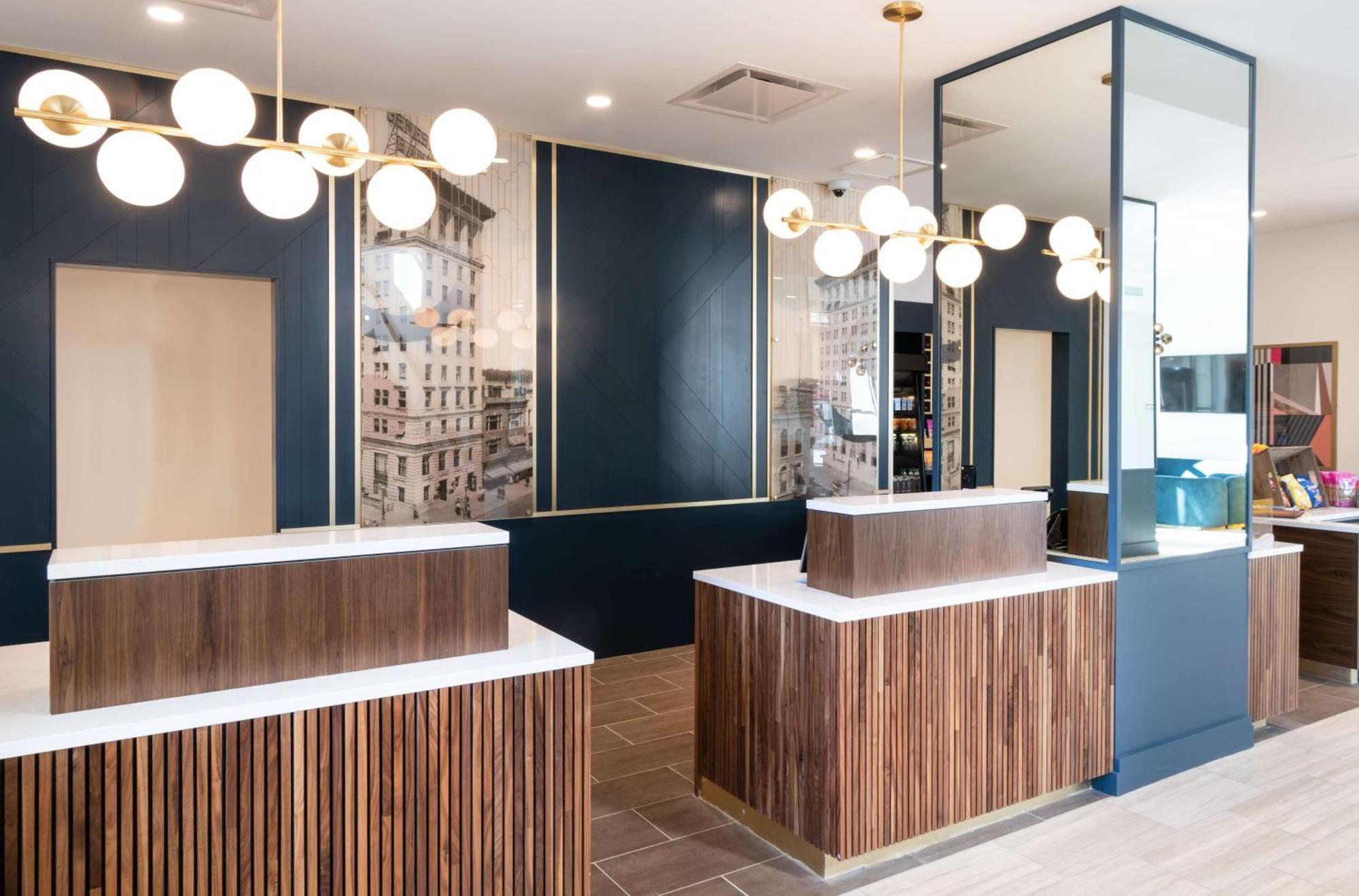 Hilton Garden Inn Flint Downtown Екстер'єр фото