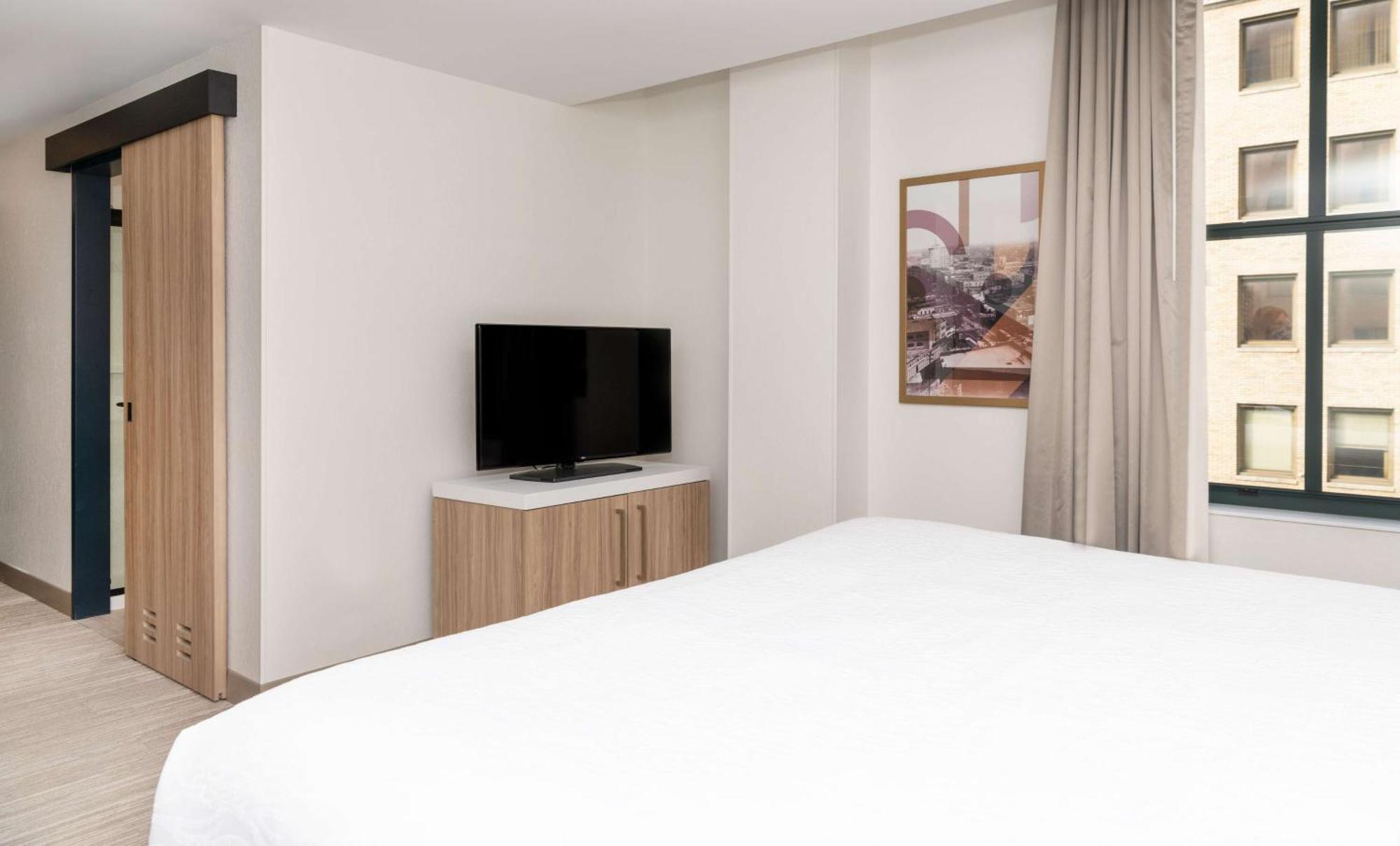 Hilton Garden Inn Flint Downtown Екстер'єр фото