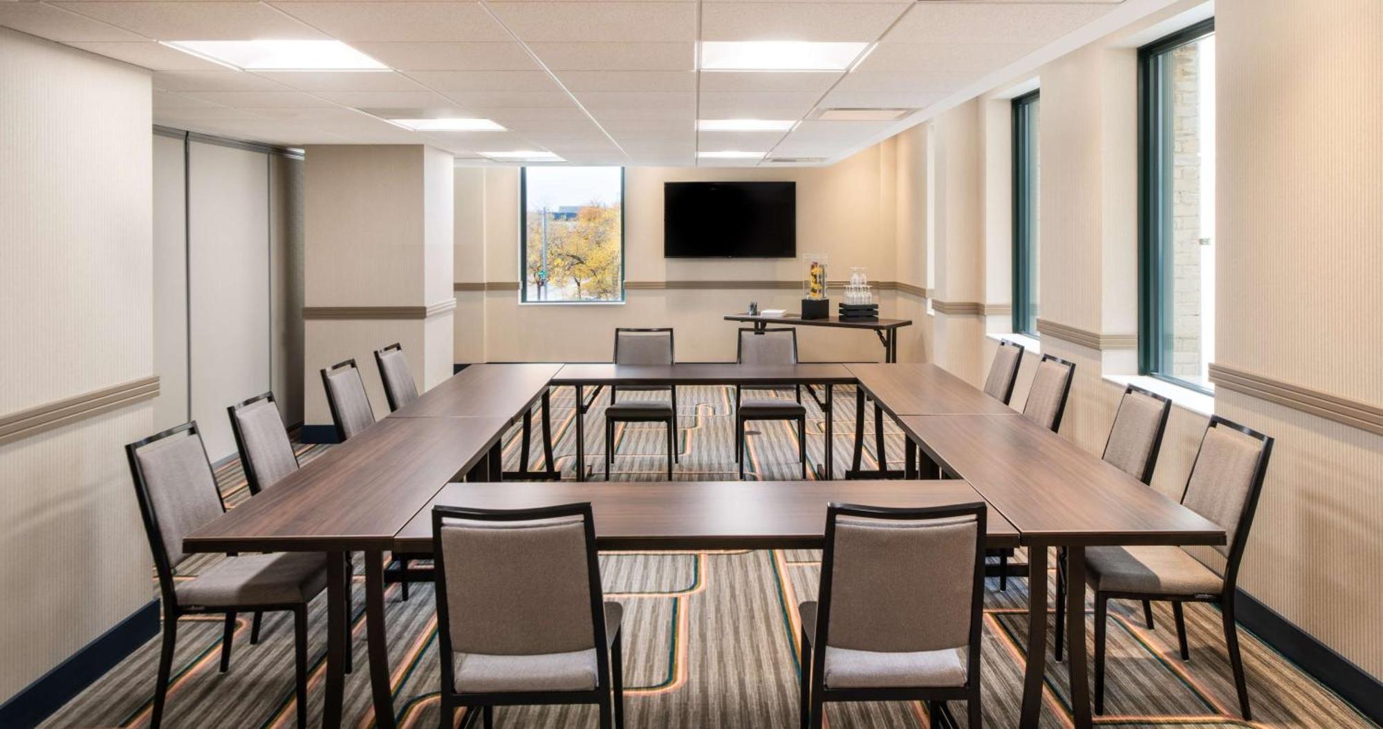 Hilton Garden Inn Flint Downtown Екстер'єр фото