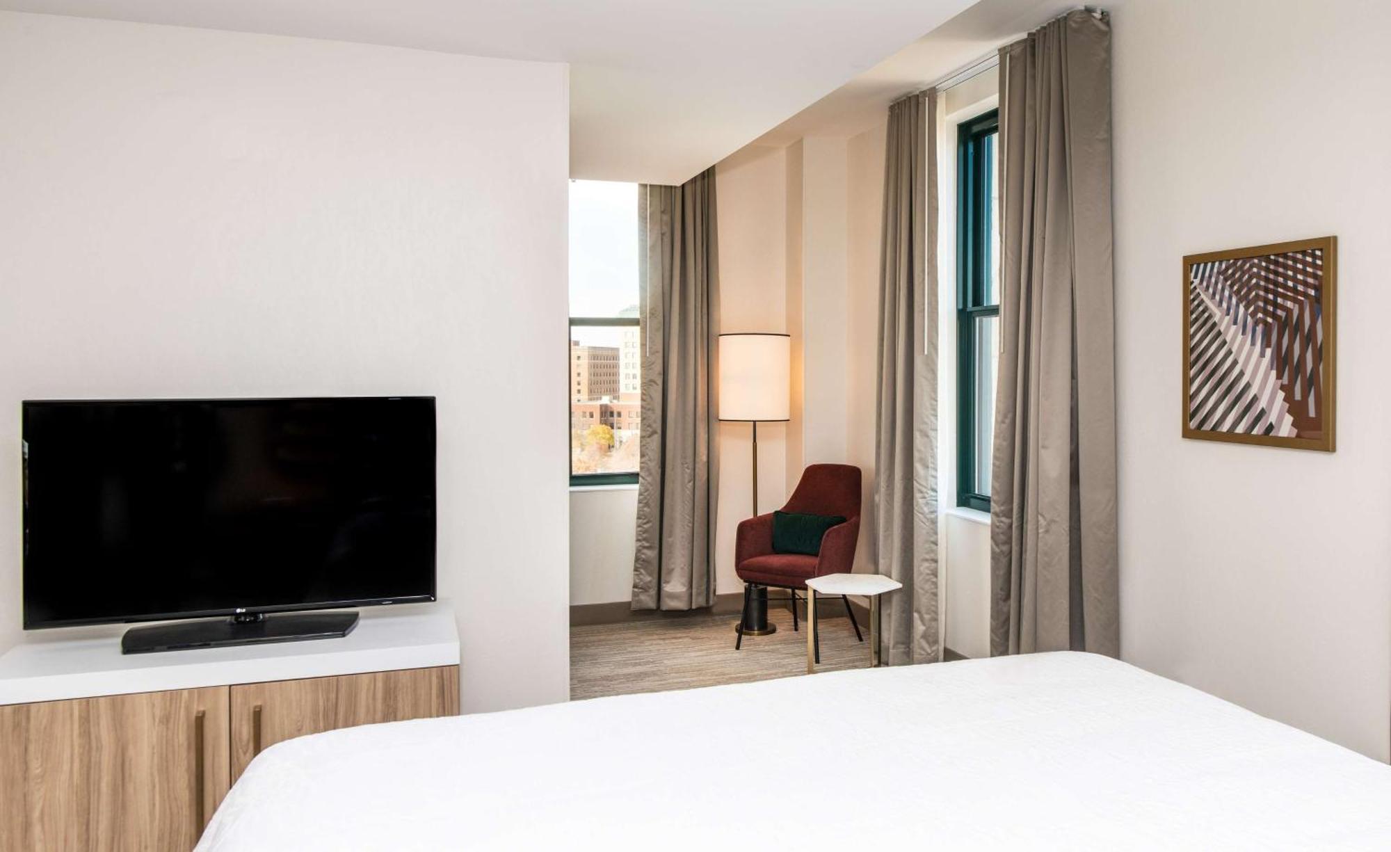 Hilton Garden Inn Flint Downtown Екстер'єр фото