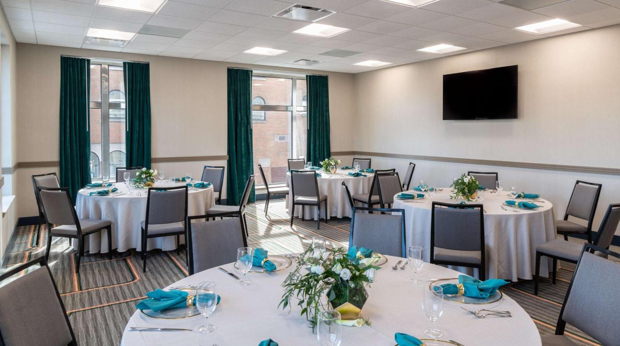 Hilton Garden Inn Flint Downtown Екстер'єр фото
