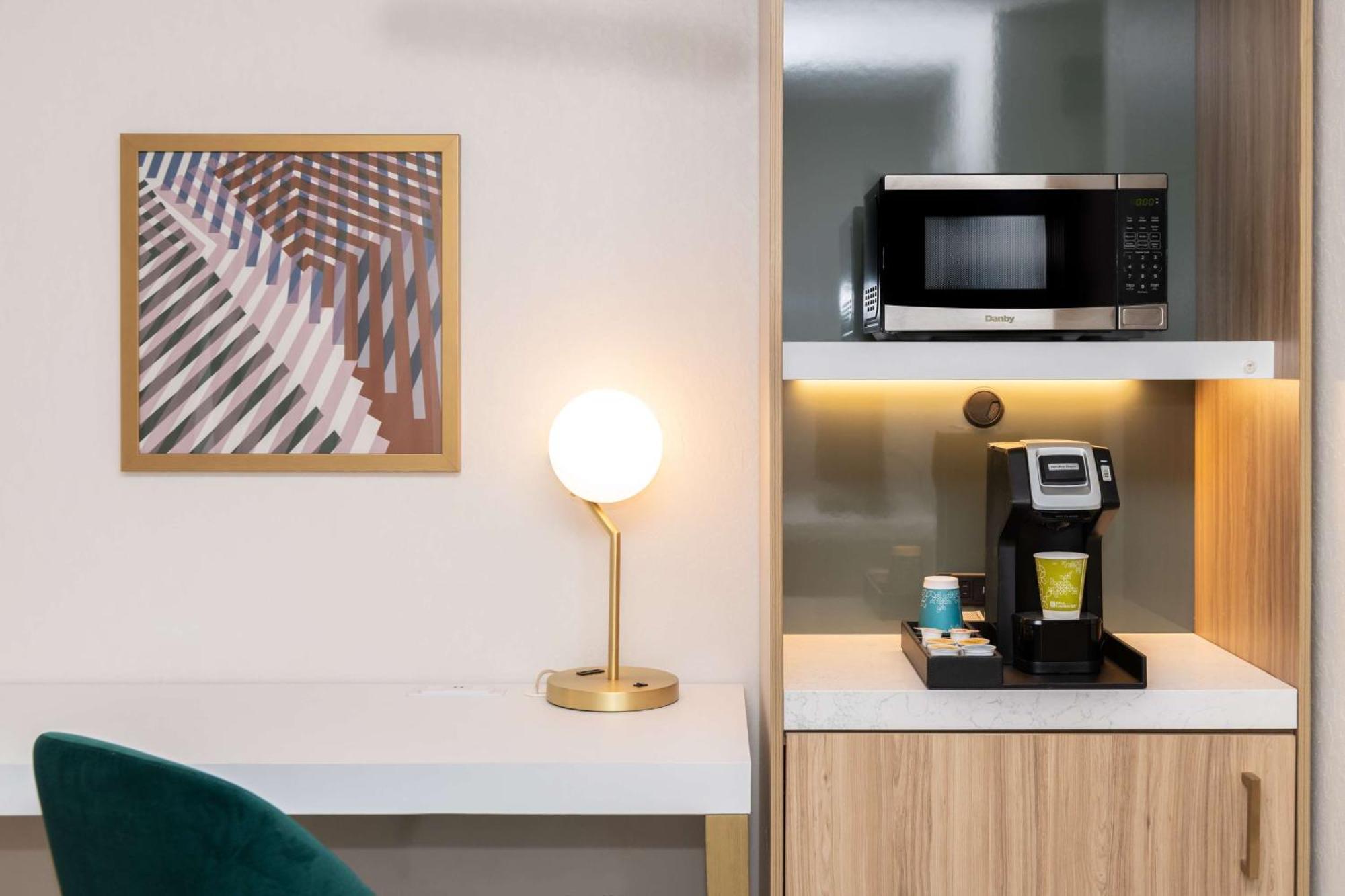 Hilton Garden Inn Flint Downtown Екстер'єр фото