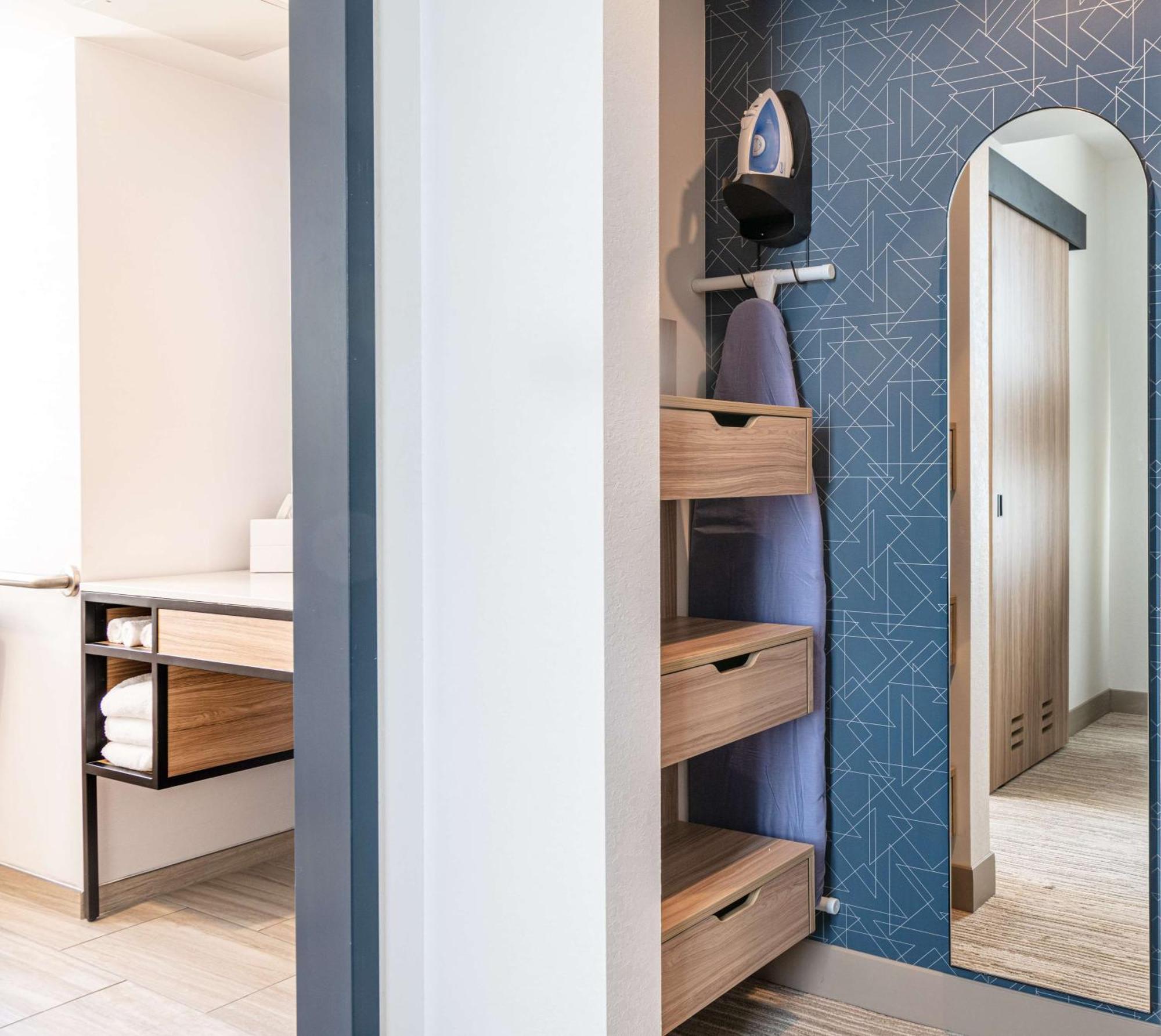 Hilton Garden Inn Flint Downtown Екстер'єр фото